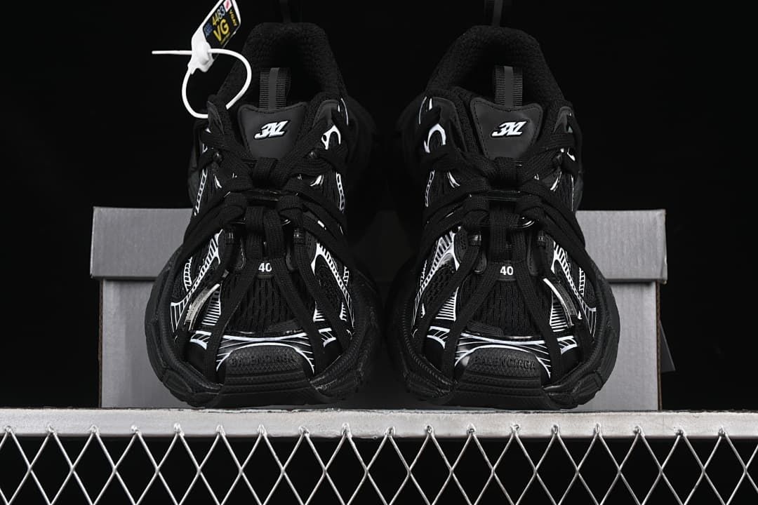 Front view of the pair placed on a shoe box.