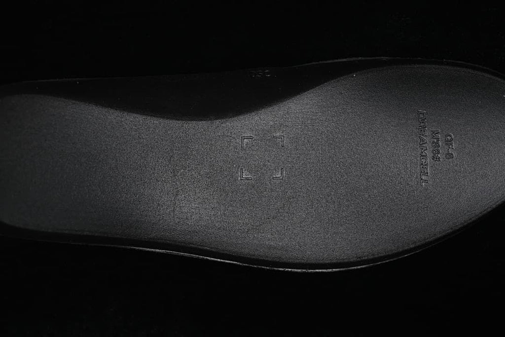 Close-up of the dark insole