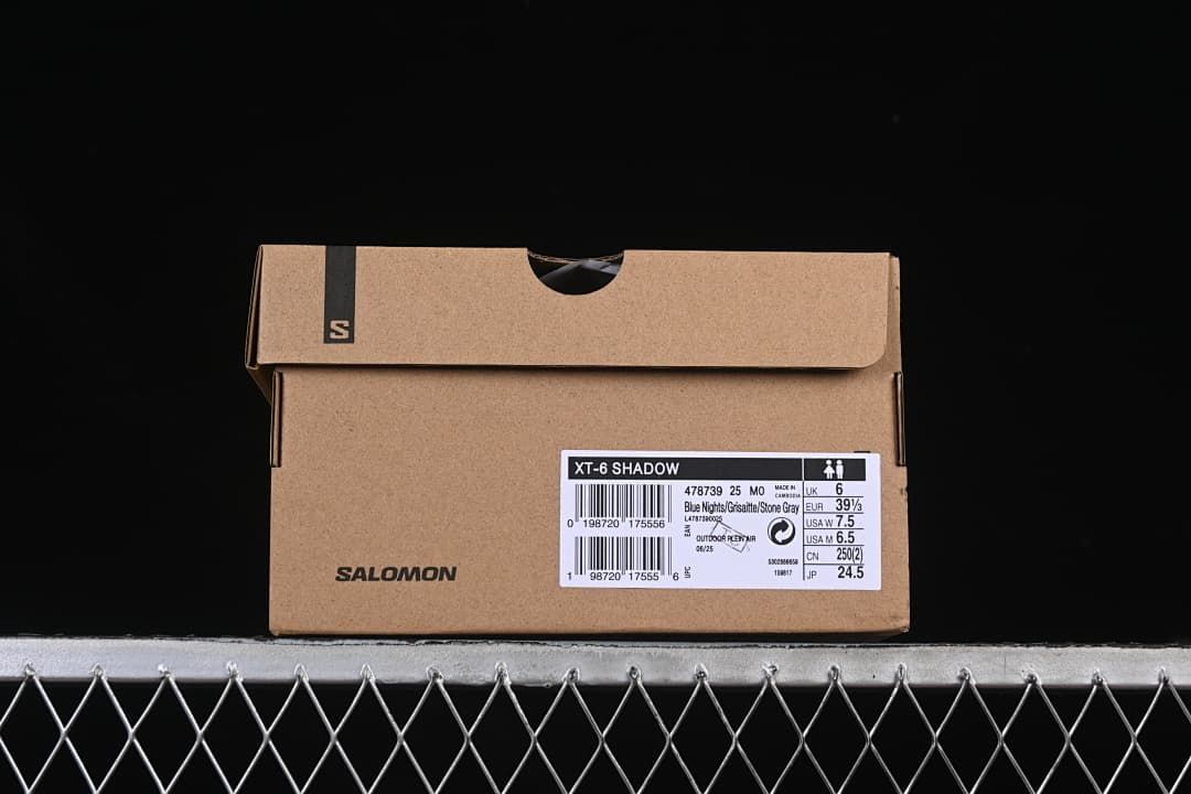 Shoebox label identifying the XT-6 Shadow, colorway, article number, and sample size