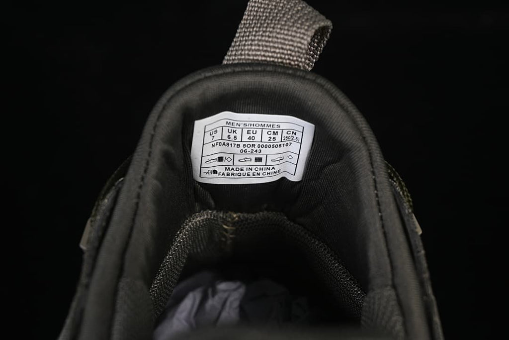 Shoe size label showing men's EU 40, UK 6.5, US 7, and 25 cm