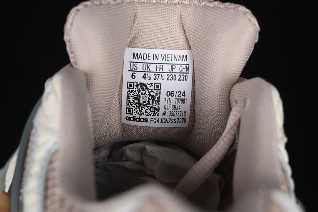 Tongue size label showing US 6, UK 4½, FR 37⅓ and JP and CHN 230, with style code IF6934