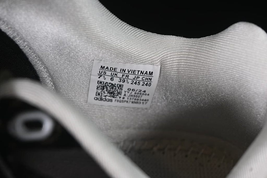Interior size label showing US 7½, UK 6, FR 39⅓, JP 245 and CHN 240.