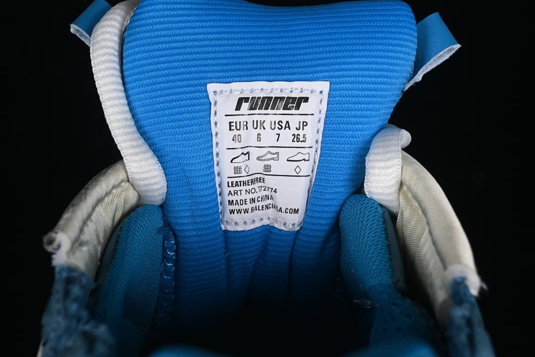 Tongue label showing Runner and a photographed EU size 40