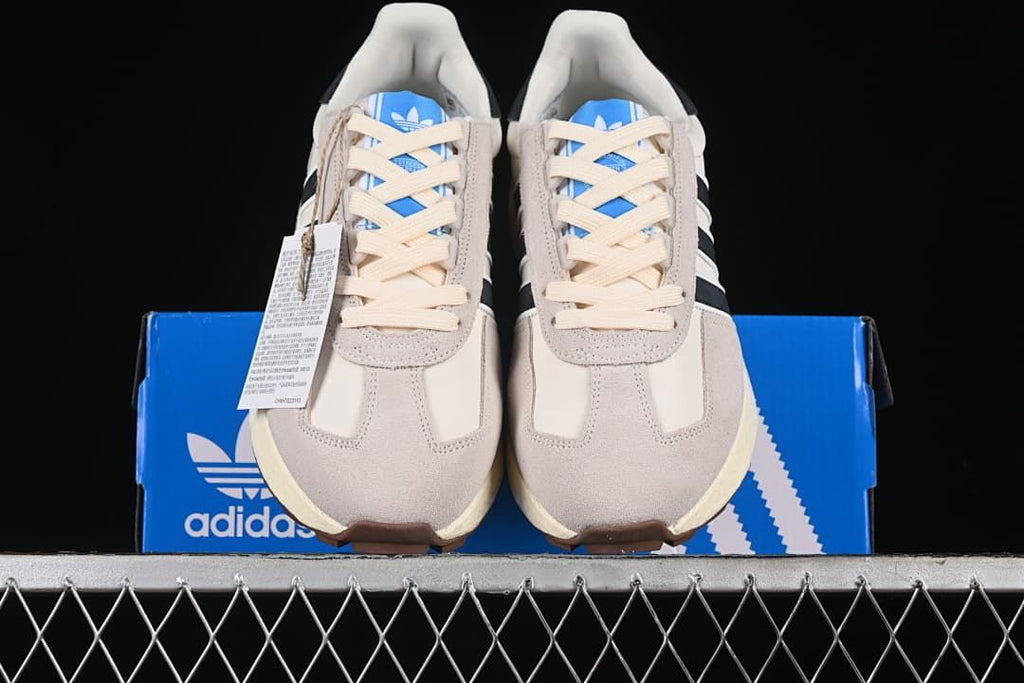 Front view of the pair on the blue shoe box.