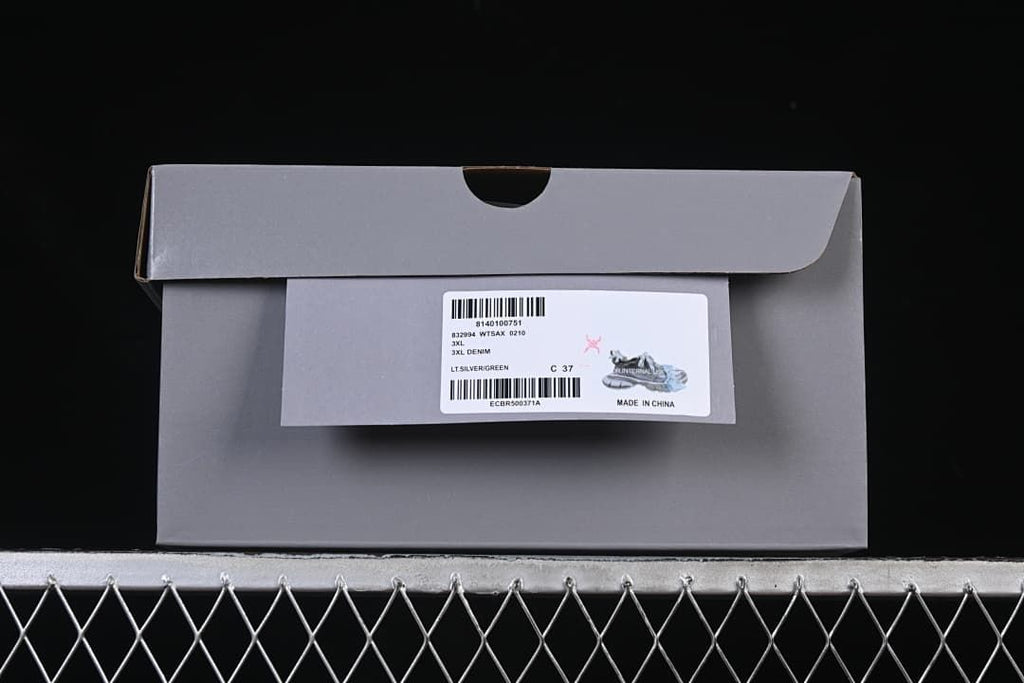 Shoe box label showing 3XL Denim, LT.SILVER/GREEN, and size 37