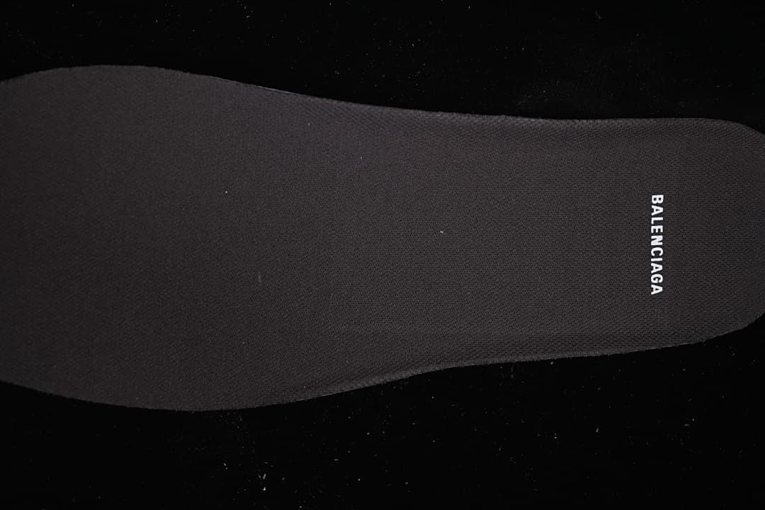 Dark branded shoe insole