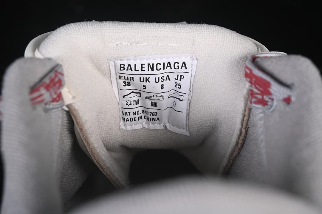 Tongue size label showing EU 38, UK 5, USA 8 and JP 25