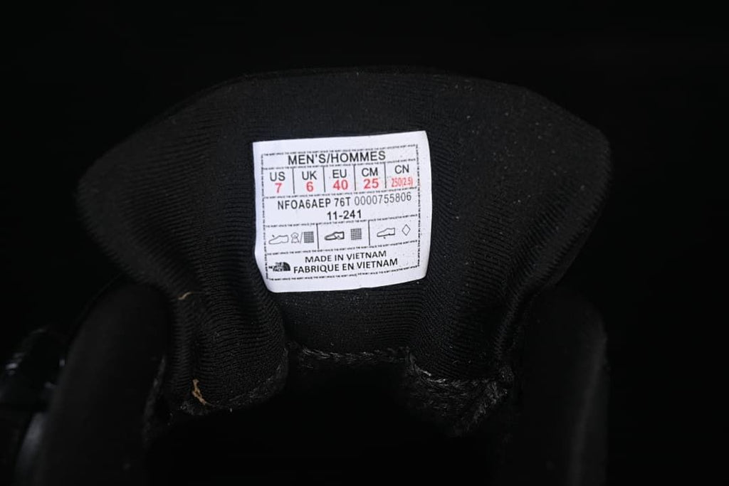 Tongue size label showing men's US 7, UK 6, EU 40, and CM 25.