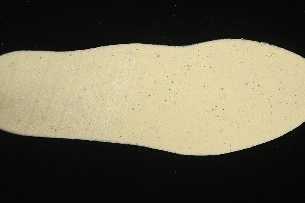 Light-colored shoe insert shown from above