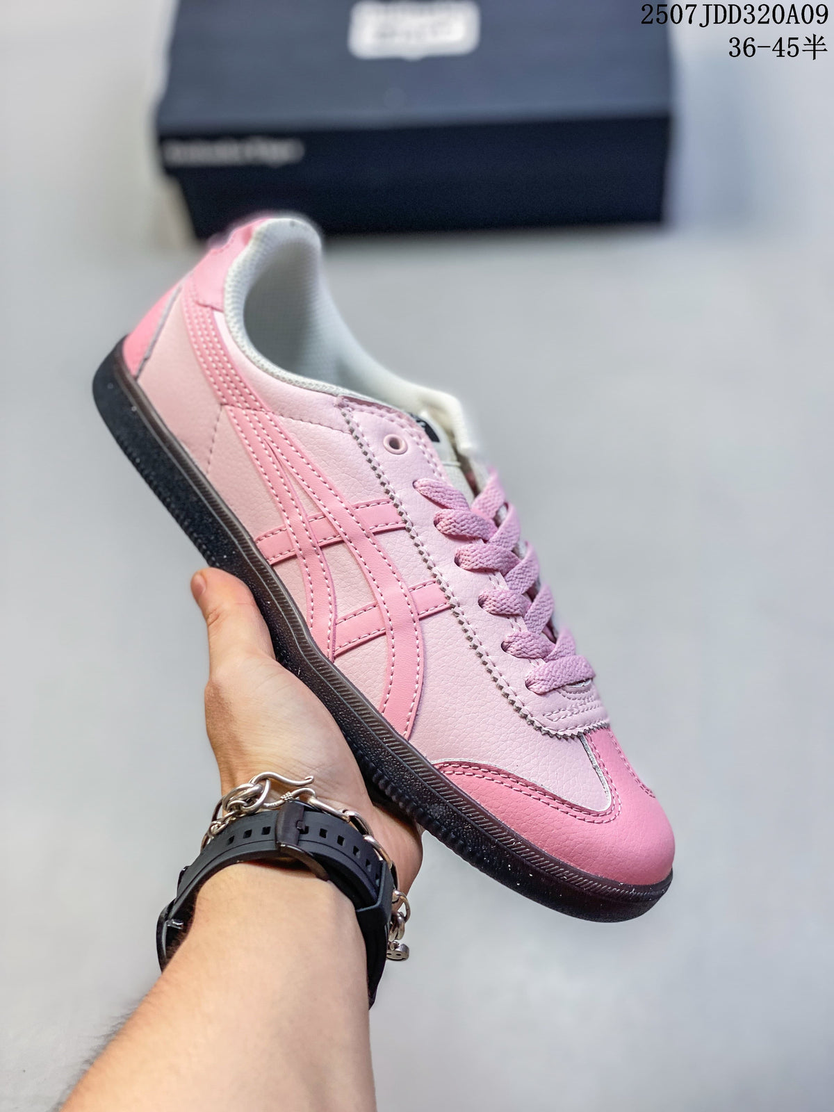 Pink Tokuten sneaker with matching stripes and a dark outsole; image text shows sizes 36–45.5.
