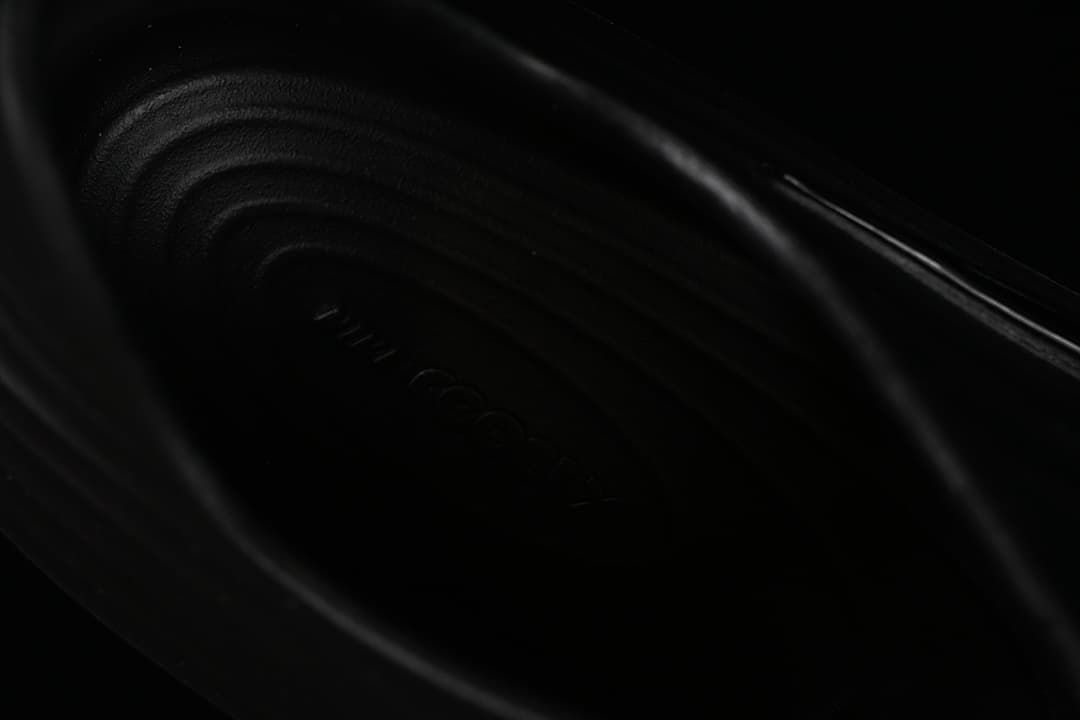 Close-up of the molded interior footbed