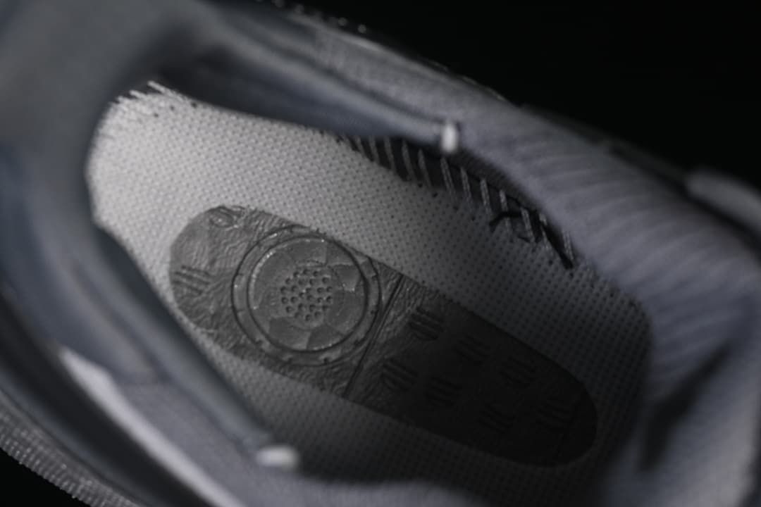 Close-up of the shoe interior and inner construction
