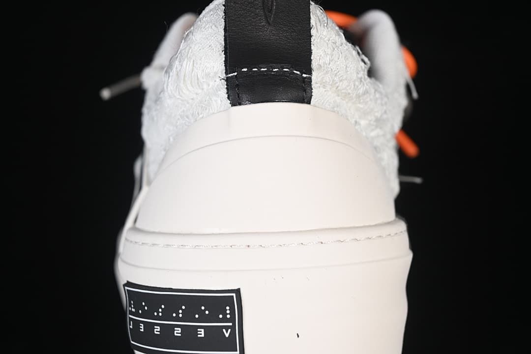 Rear view of the platform sole and heel tab