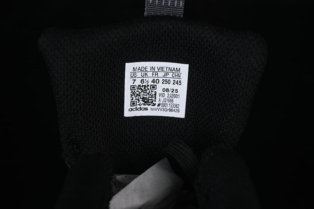 Tongue size label showing a sample in EU 40, UK 6.5 and US 7