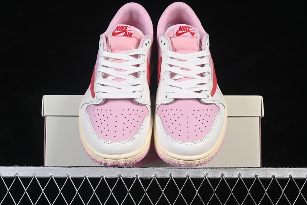 Front view of the pair resting on the shoe box.