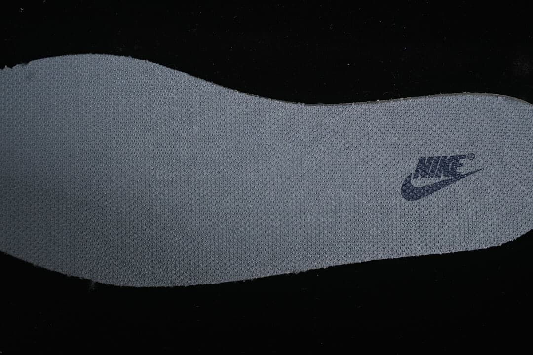 Textured insole with Nike branding