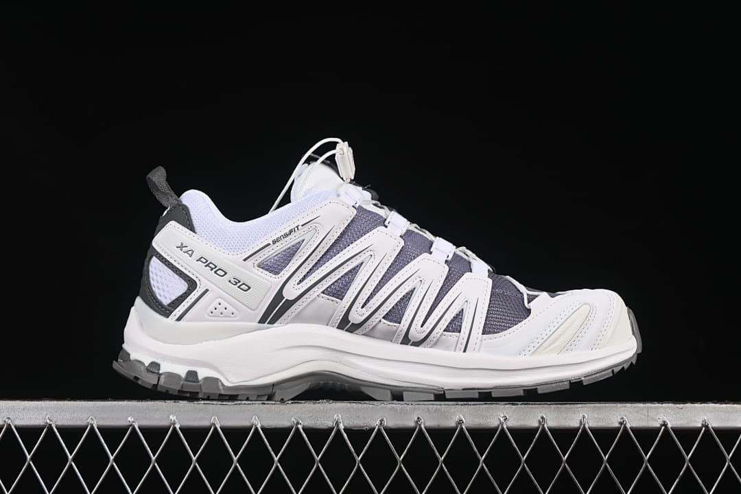 Side profile showing XA Pro 3D lettering and layered upper