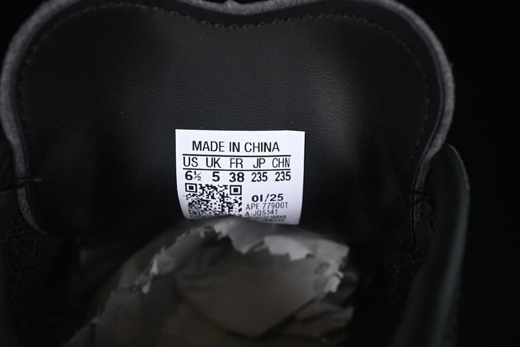 Interior size label showing EU size 38 and model code JQ5141