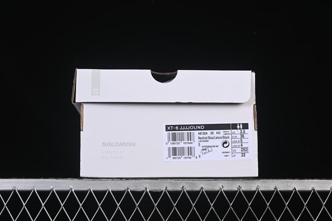 Shoe box label identifying the XT-6 JJJJound colorway and sample size