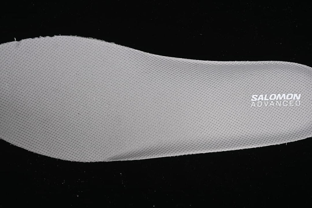 Close-up of the insole marked Salomon Advanced