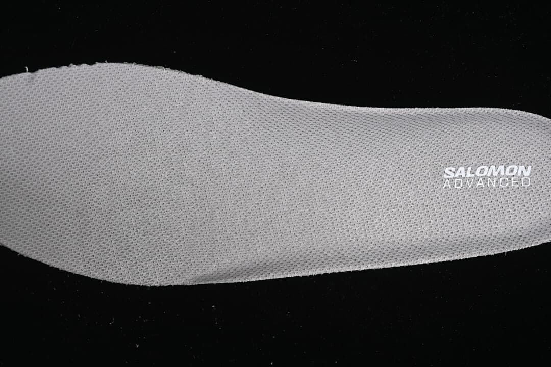 Close-up of the insole marked Salomon Advanced