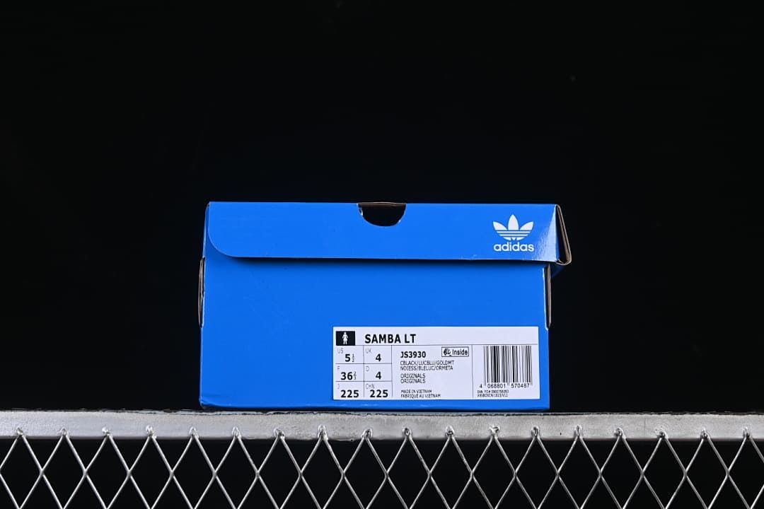 Blue shoe box with a visible Samba LT JS3930 label and EU size 36 2/3
