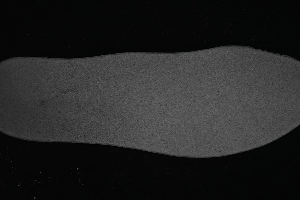 Dark insole shown separately