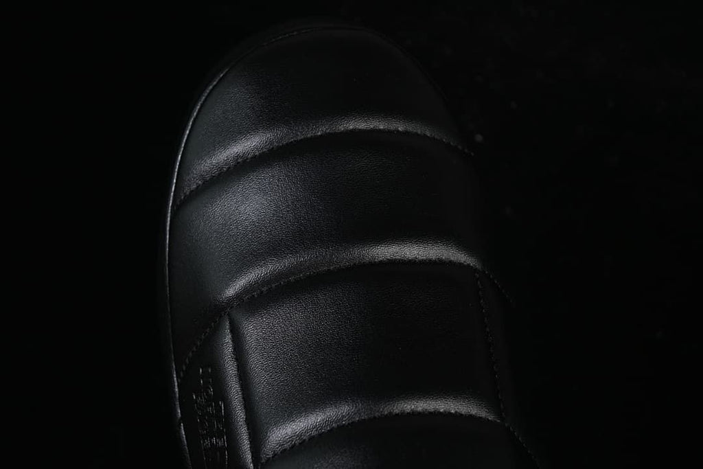 Close-up of the rounded, quilted toe.