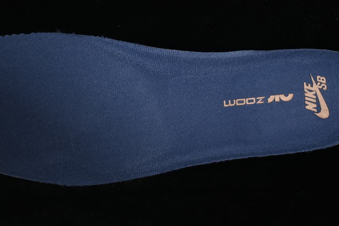 Close-up of the dark blue insole with Nike SB branding.
