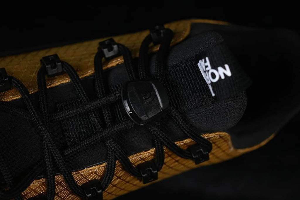 Close-up of the lace-lock and black lacing system